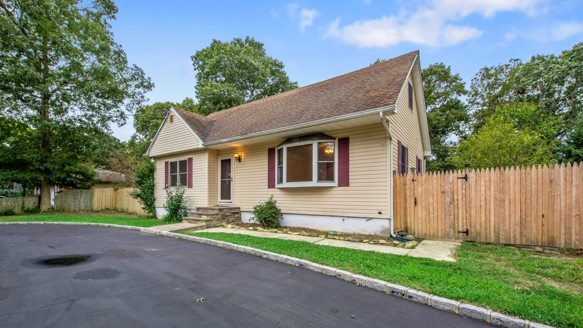 Jeffrey Jimenez Presents 495 Boxwood Drive, Shirley NY