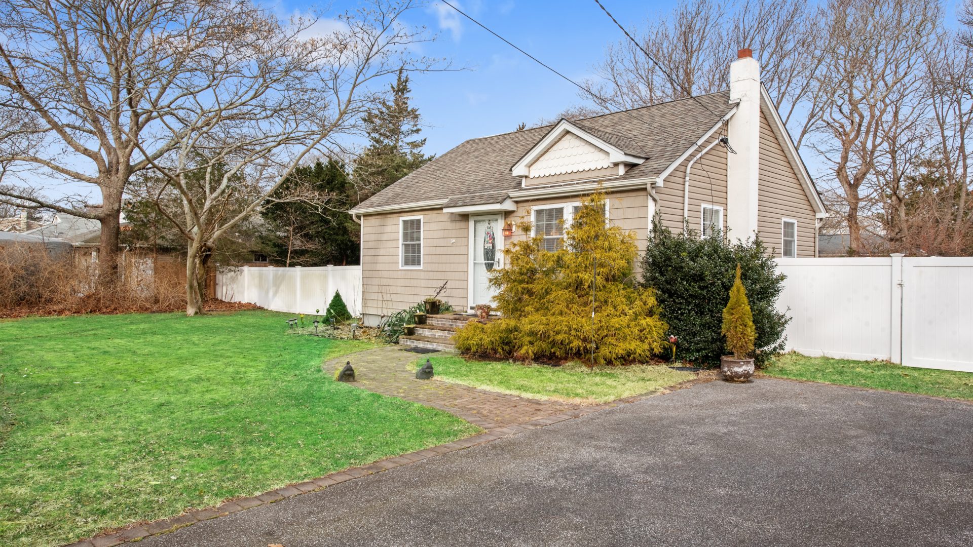 Jeffrey Jimenez, Realtor, Proudly Presents 89 Westminster Drive In